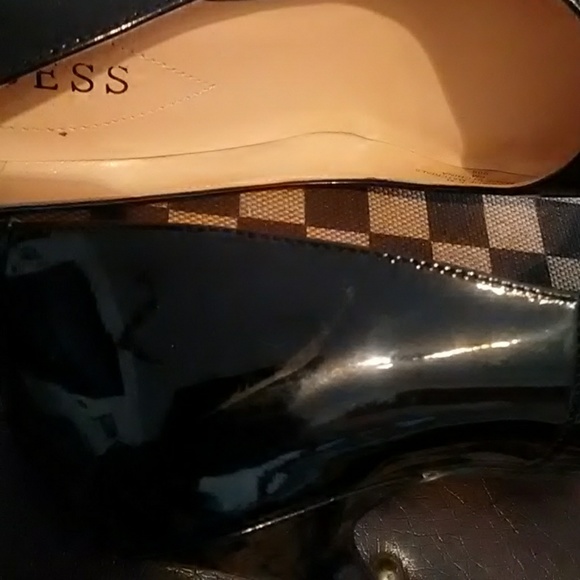 Guess Black Heels-Some minor scuffs - Picture 2 of 6